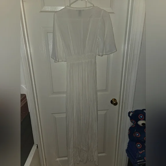 White Maxi TOP with Button Details - Picture 2 of 4